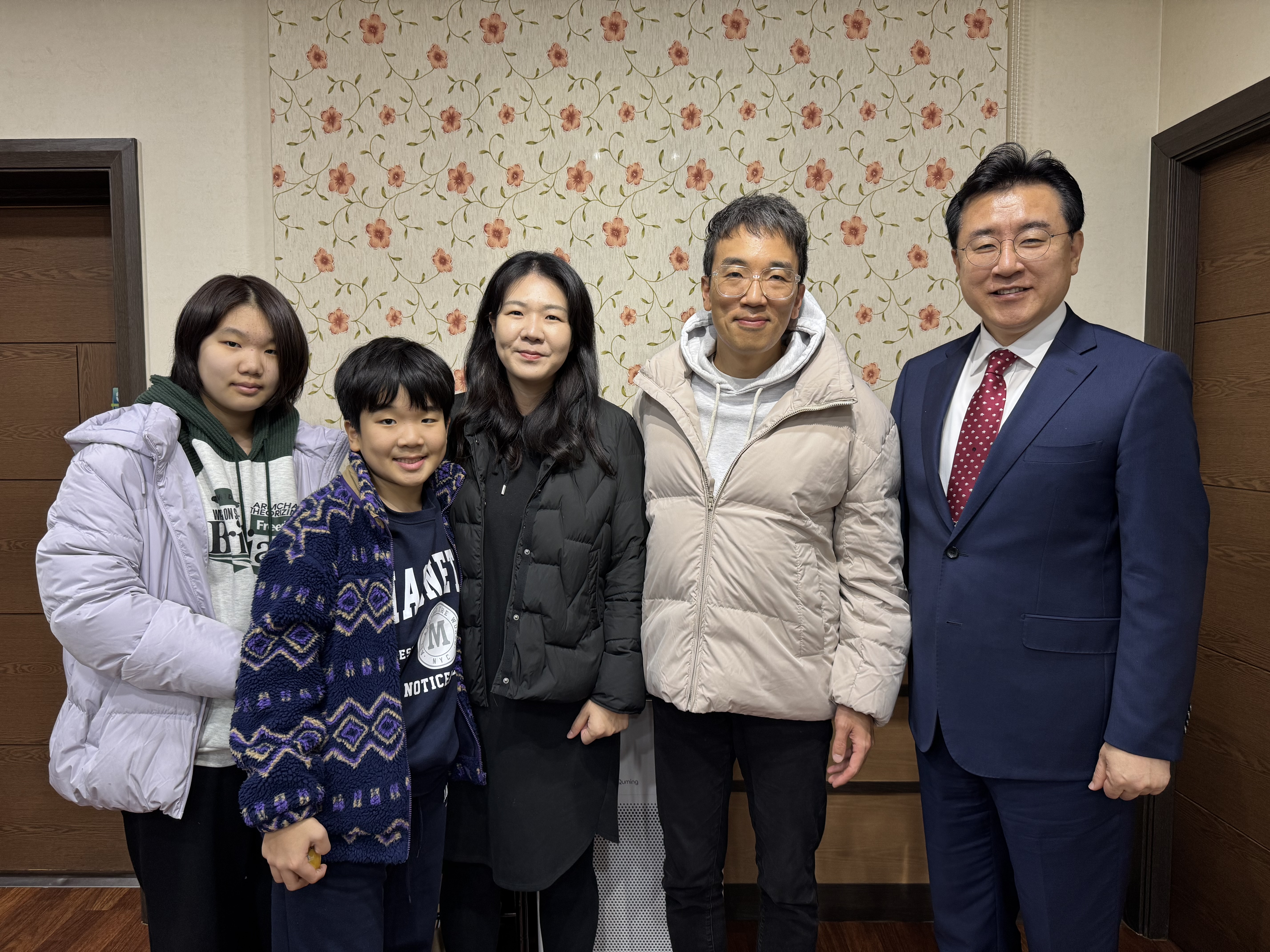 241208 정영수 집사 김혜림 집사.jpg
